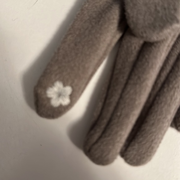 NWT gloves - Picture 3 of 4